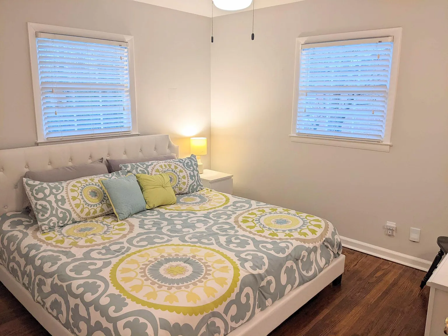 2 bed, 1.5 bath, 1056 sqft, $2,500 — Photo 4