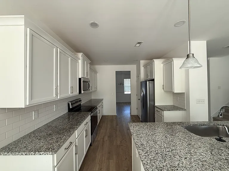 33 Thorne St — Photo 3