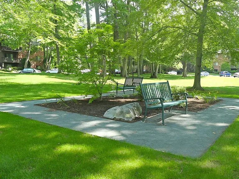 Crescent Village — Photo 29