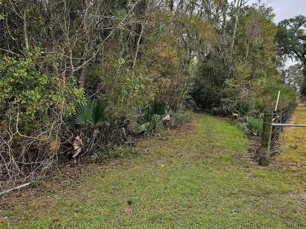 1070 County Rd, Van Vleck, TX 77482