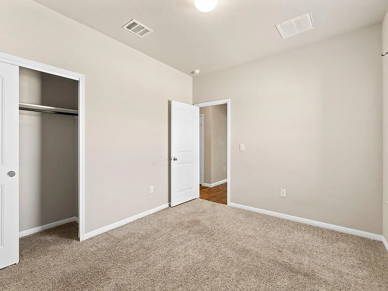 232 Freedom Park Ave — Photo 17