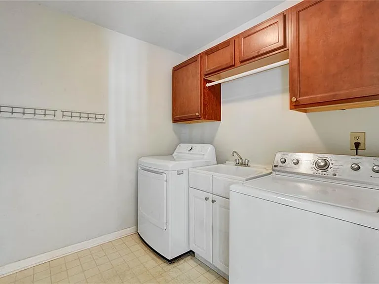 295 Oakmere Dr — Photo 18