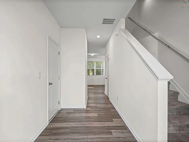 1012 Paddington Dr — Photo 3