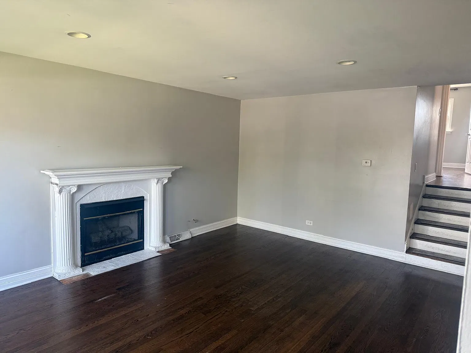 3 bed, 1.5 bath, 1032 sqft, $2,800 — Photo 3