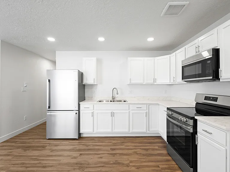 781 S 1800 W #2 — Photo 6
