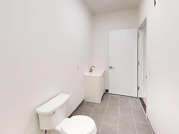 5th image of 252 Washington St #3C