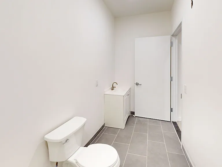 252 Washington St — Photo 17