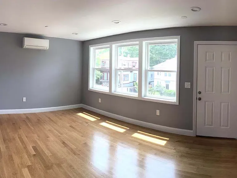 114 Harvard St #114 — Photo 1