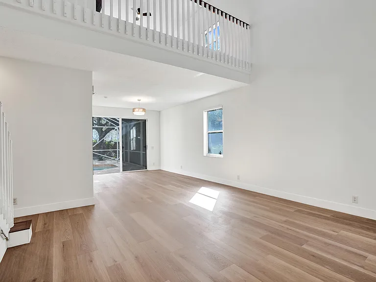 4214 NW 38th Dr — Photo 8
