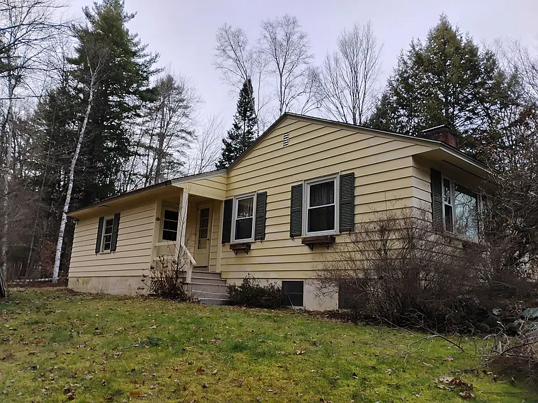 200 Garey Rd — Photo 37
