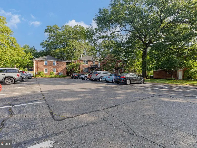 100 N George Mason Dr #3 — Photo 24