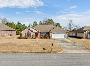 2205 Rocky Brook Rd, Opelika, AL 36801
