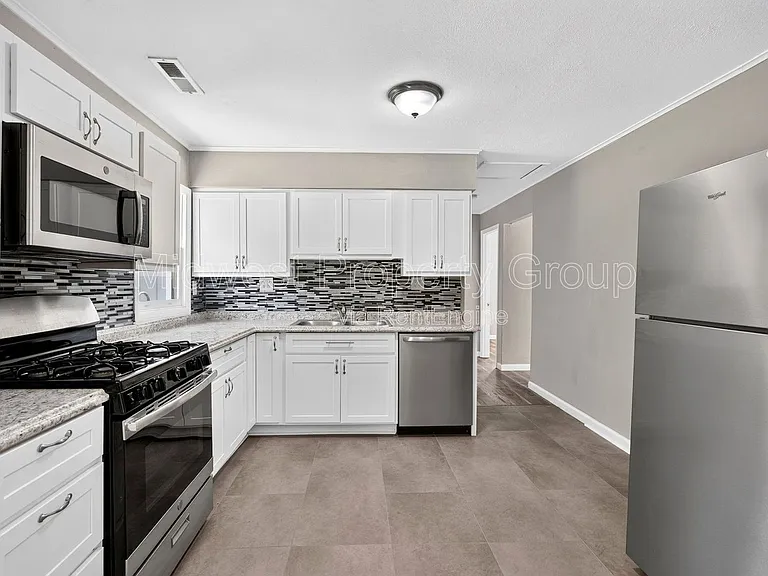 15 Marie Dr — Photo 2