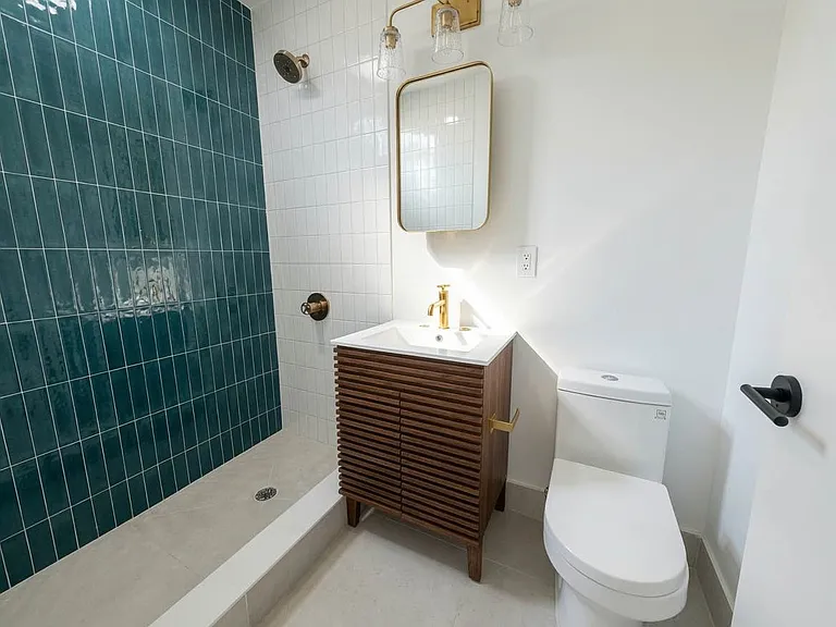 16 Howard Ave #3F — Photo 7