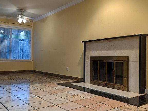 3rd image of 1160 Cathay Dr
