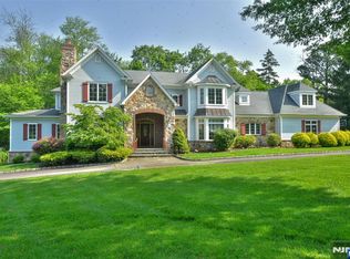 25 Stony Brook Dr, North Caldwell, NJ 07006