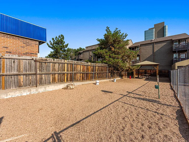 Courtyard at Cherry Creek — Photo 67