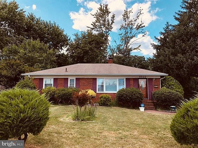 1st image of 1022 Woods Pl