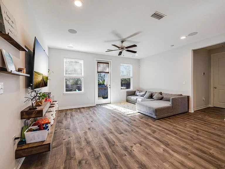 130 Creve Core Dr — Photo 7