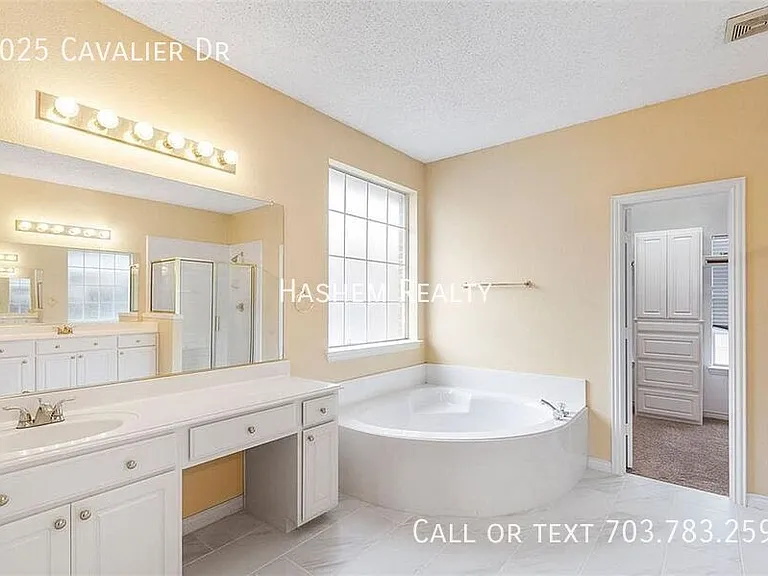 8025 Cavalier Dr — Photo 16