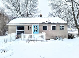 4985 Hatchery Rd, Waterford, MI 48329