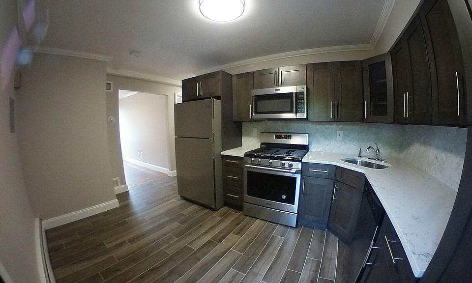 1st image of 547 Barclay Ave