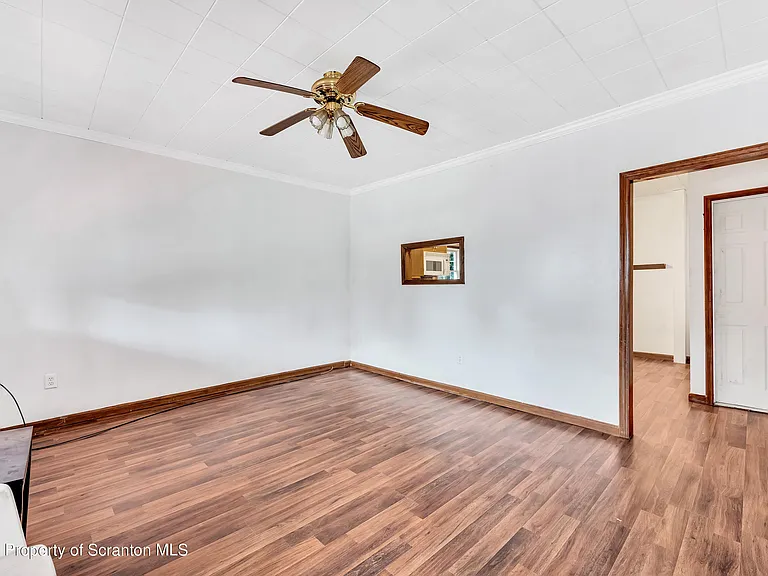 630 E Lackawanna Ave — Photo 5