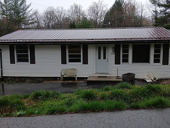 2nd image of 307 Prospect Ave NW