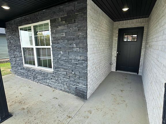 3rd image of 421 Yosemite Ln