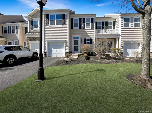 11 Bainbridge Place #603, Newburgh, NY 12550