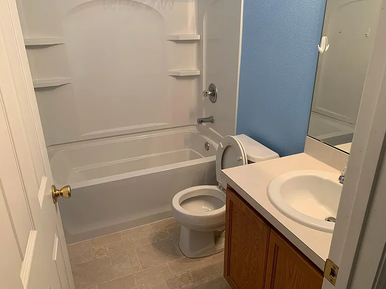 187 Crete Ct — Photo 15