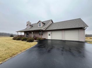 N5093 S Farmington Rd, Helenville, WI 53137