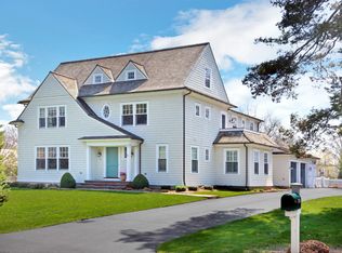 324 Sunnieholme Dr, Fairfield, CT 06824