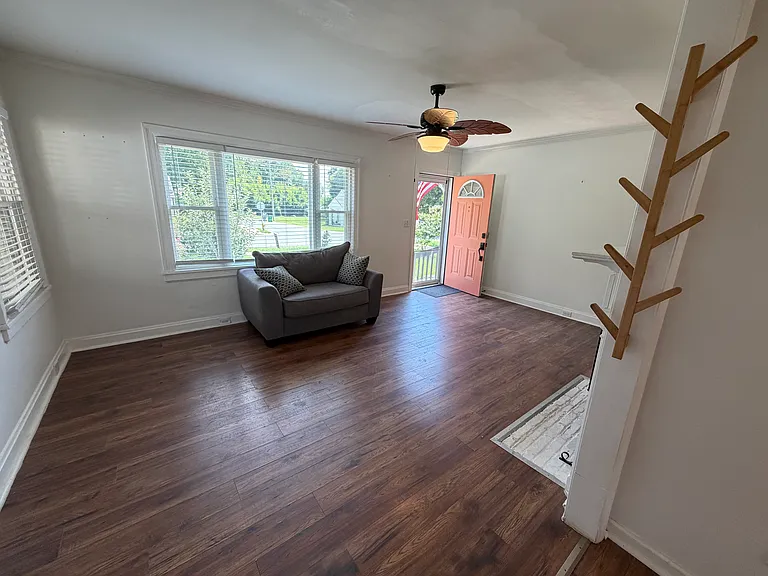 1240 Skyview Rd — Photo 5