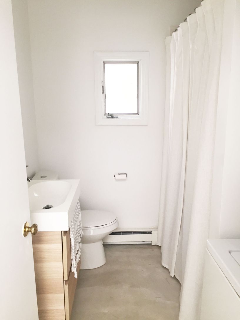  Upstairs full bath