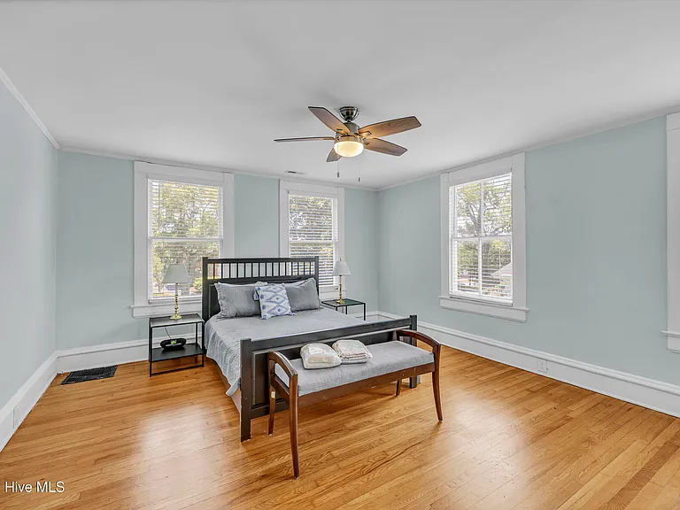1517 Market St — Photo 22