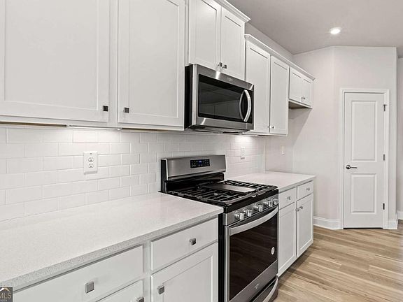 7th image of this home