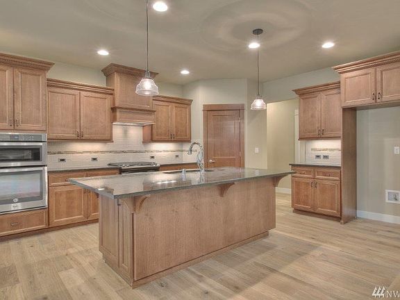 3rd image of 12522 175th St E