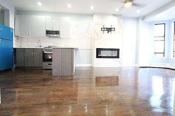 1st image of 952 Bergen St #10
