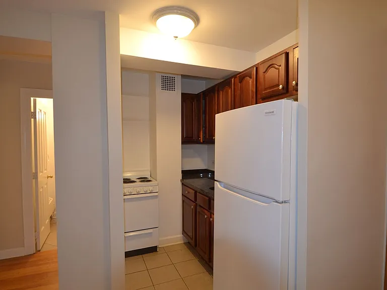 4180 Marine Terrace Apartments — Photo 114