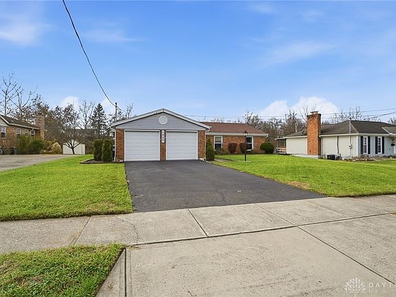 5th image of 1923 Centerbrook Ct