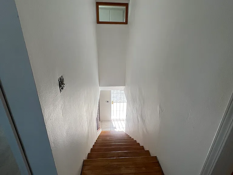 2015 W 157th St — Photo 6