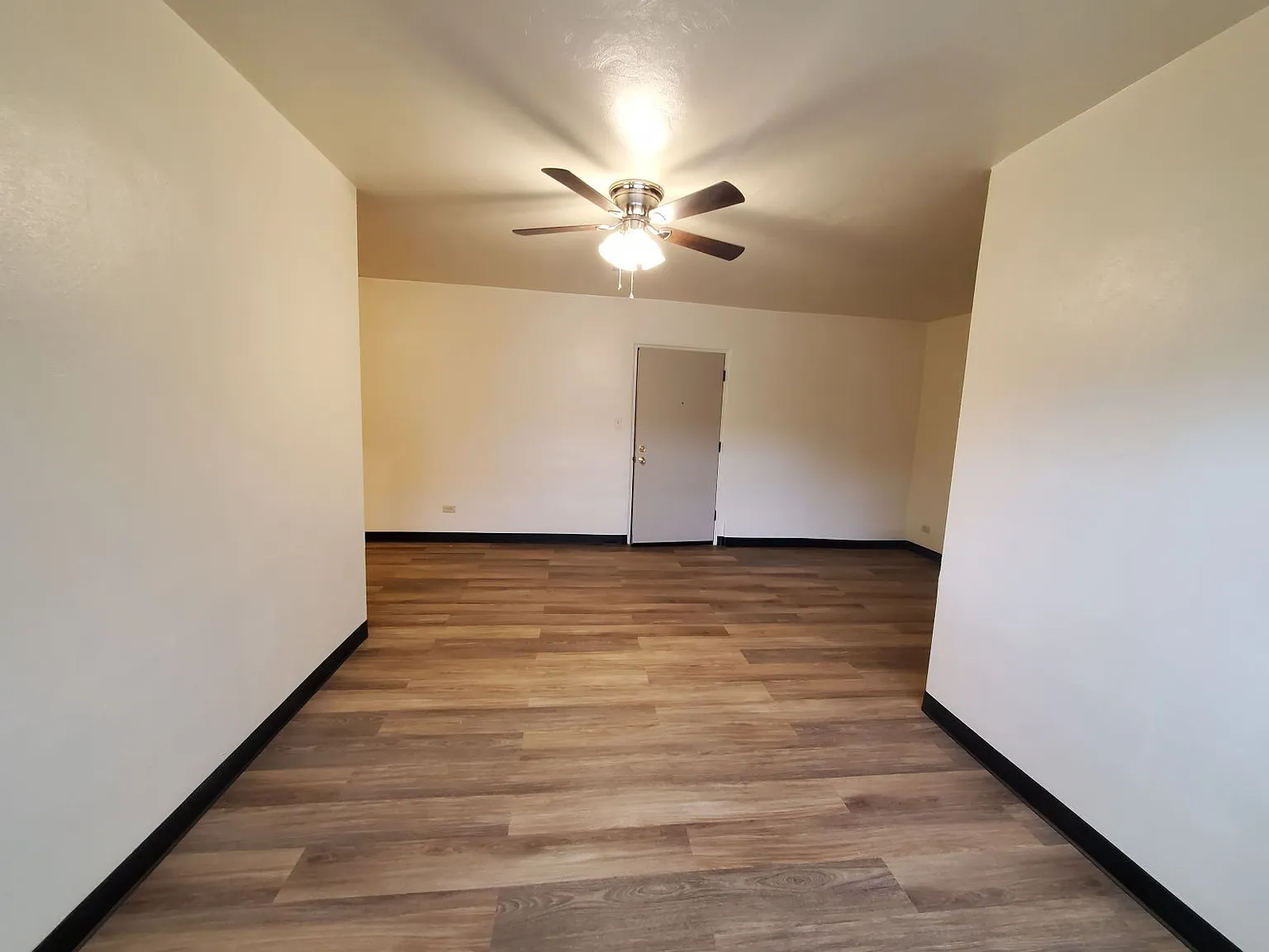 1 bed, 700 sqft, $800 — Photo 1