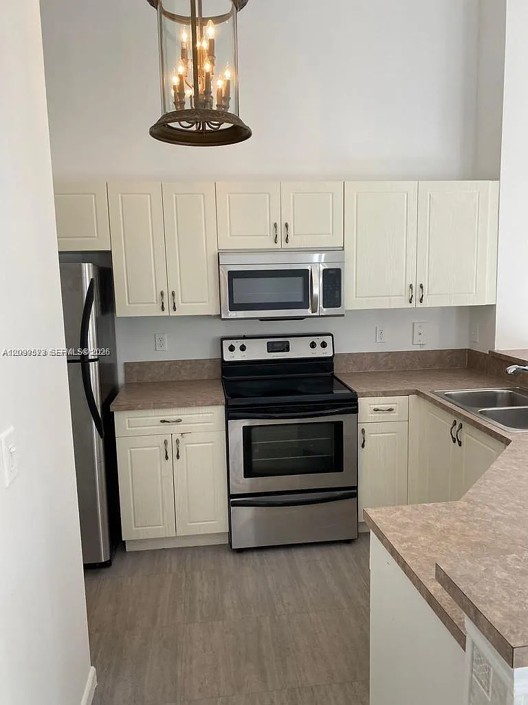 Palm Lake Condo — Photo 3