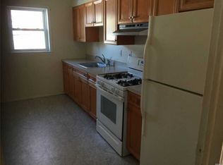 1101 N Broadway APT 1, Massapequa, NY