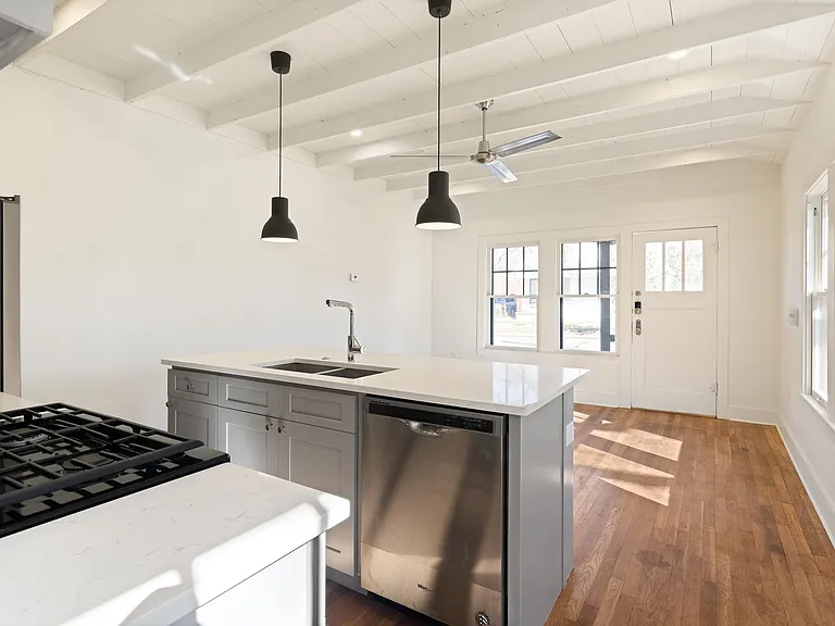 909 N Mesquite St — Photo 4