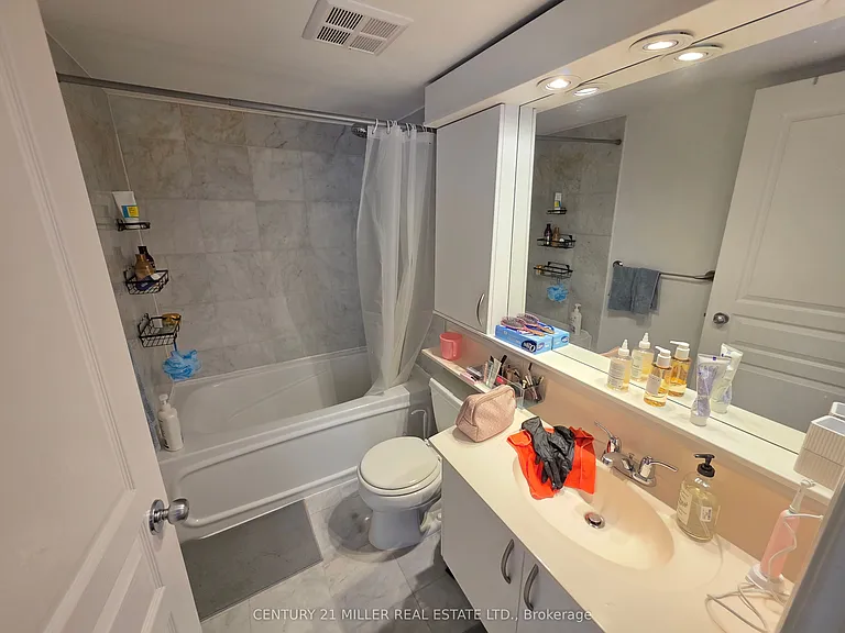 801 Bay St #202 — Photo 16
