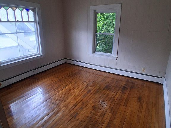 5th image of 16 Osgood Ave Floor 1