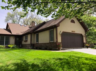 11769 Pebble Beach Dr, Genoa, IL 60135