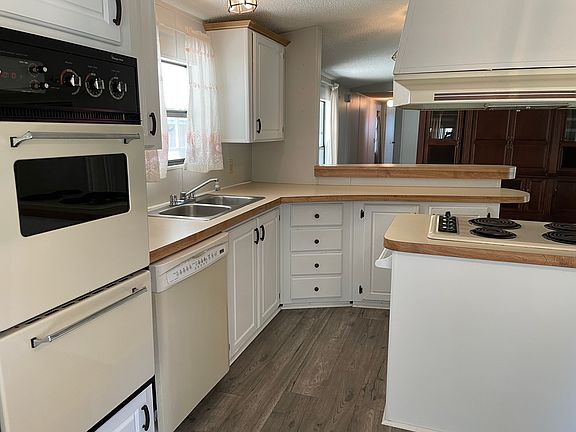 4th image of 215 Cardinal Dr